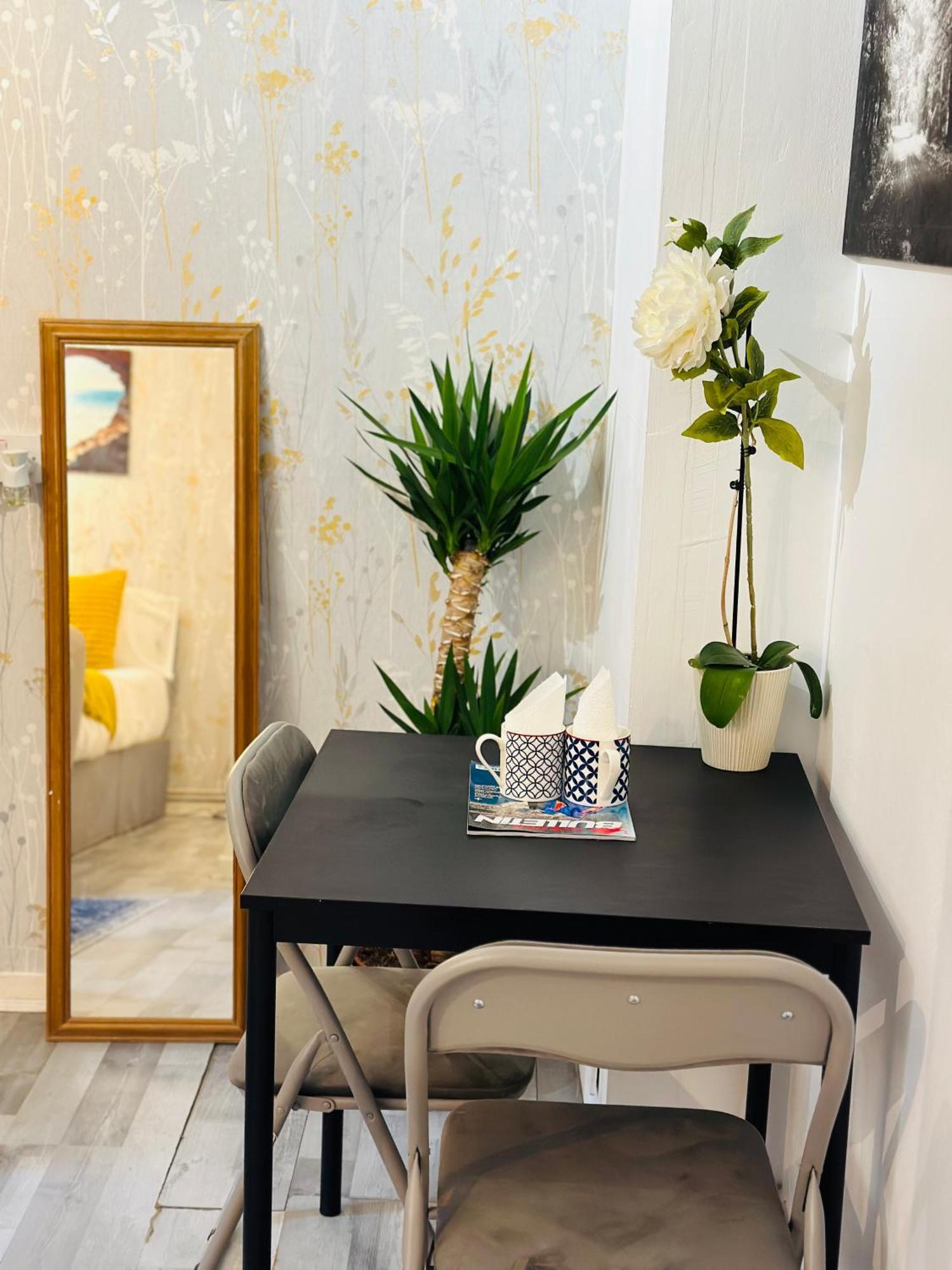 Studio Apartment In London, Bethnal Green Exterior foto